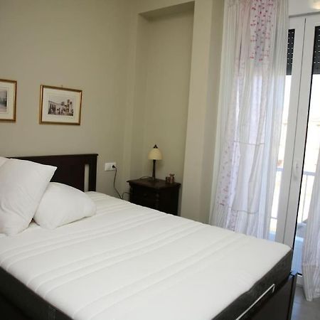 Lovely Sea Front Apartment Itea Exterior foto